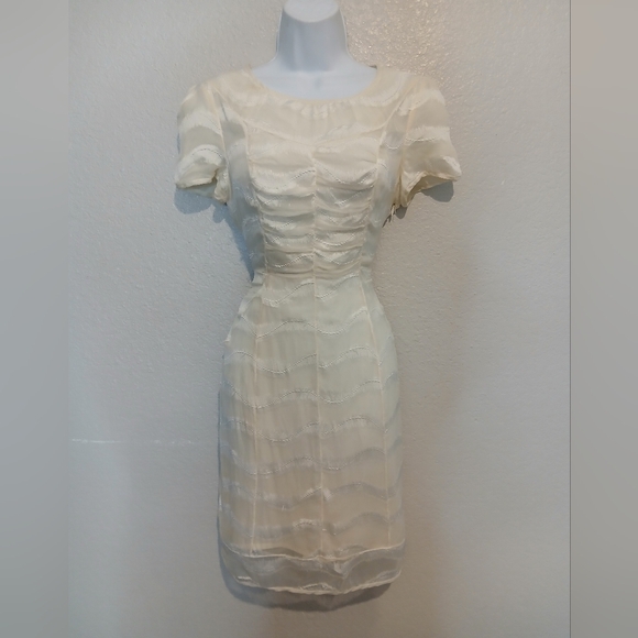 Richard Chai Dresses & Skirts - Richard Chai 100% Silk Ivory Cream & White Sheath Pencil Dress Size 6
